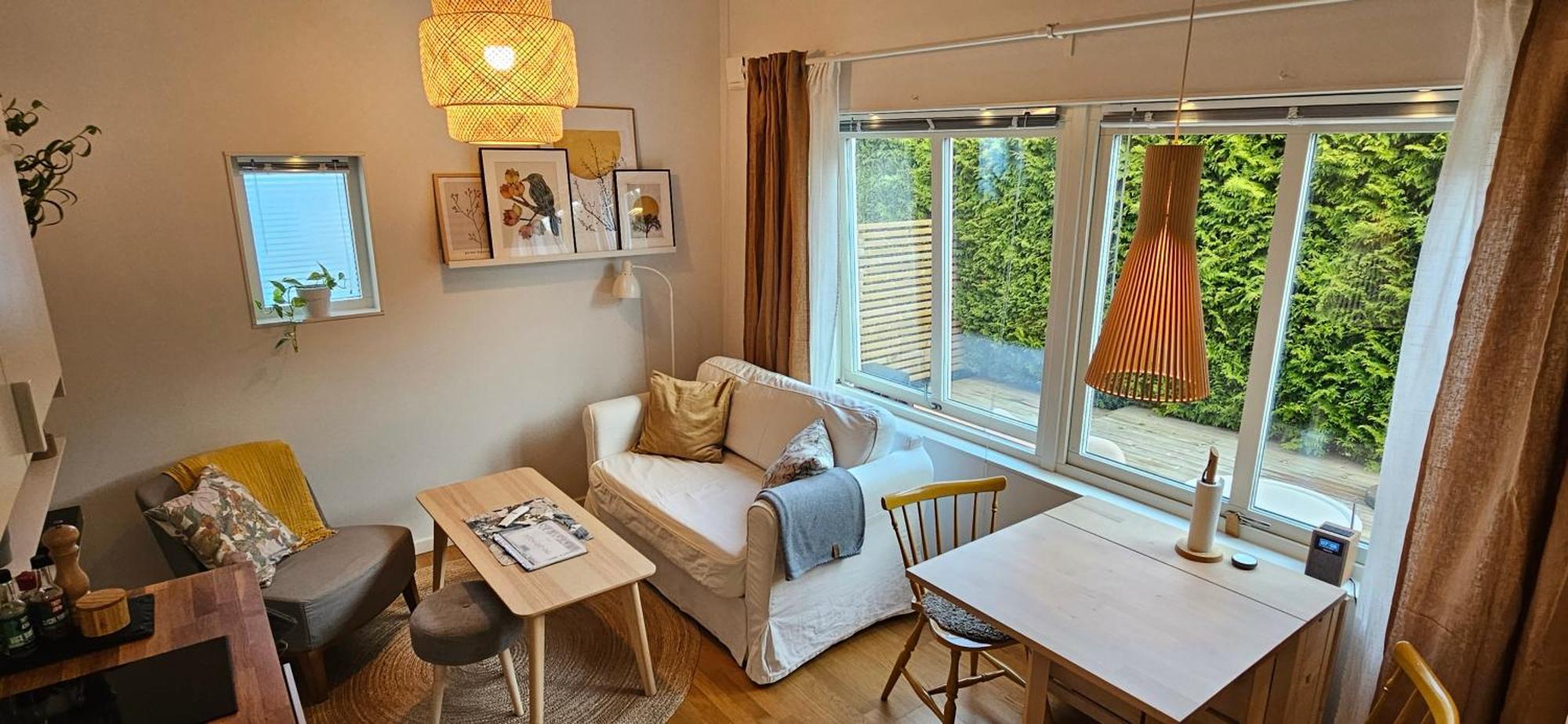 Tiny Grey House With Loft, 15 Min From City Center Gotemburgo Exterior foto